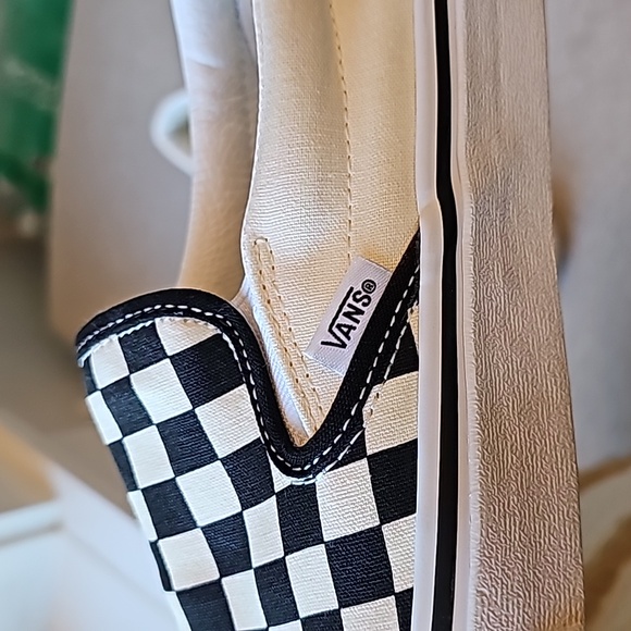 Vans slip on shoes NWOT - Picture 6 of 6